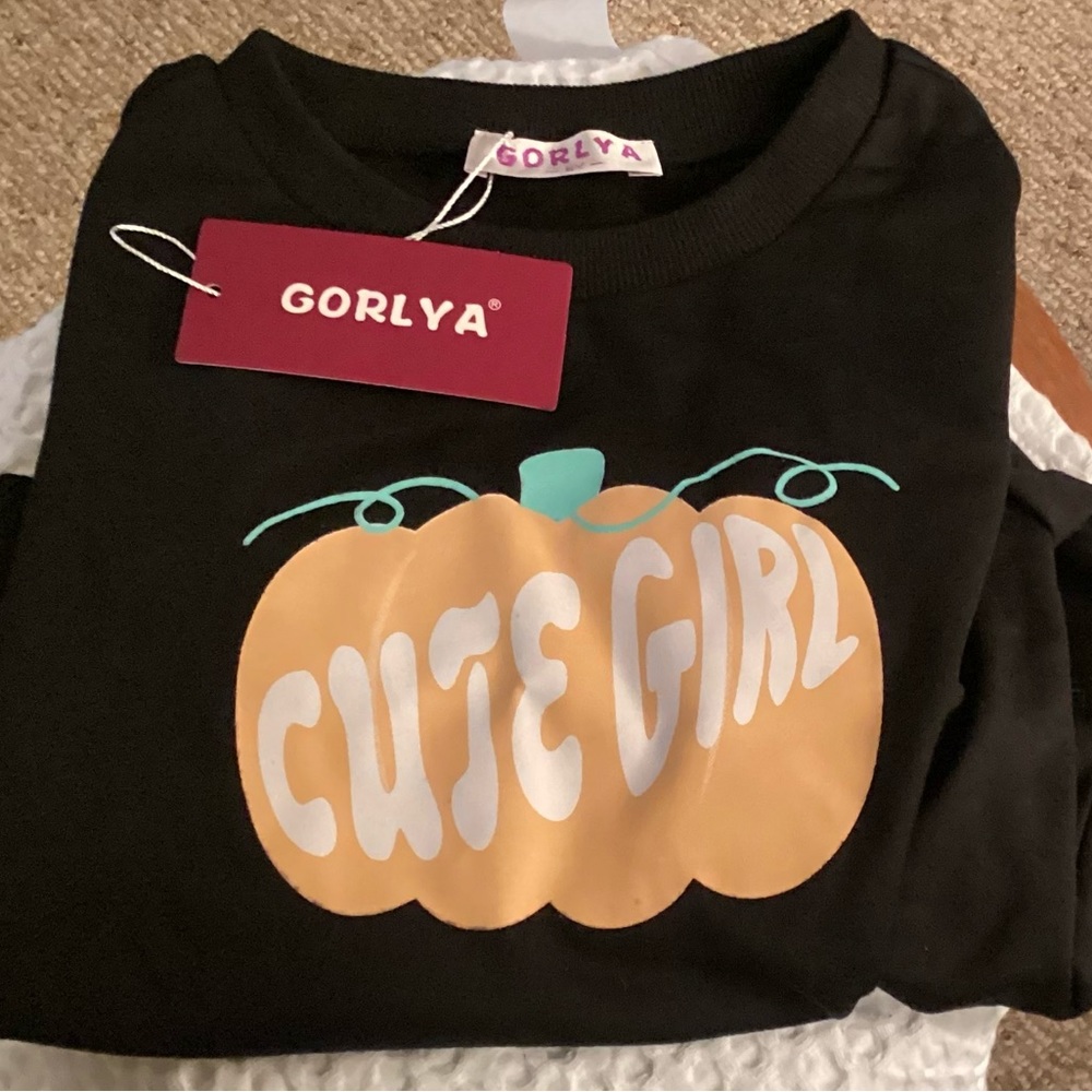 GORLYA CHILDS FALL CUTIE  GIRL SWEATSHIRT.SIZE (6).